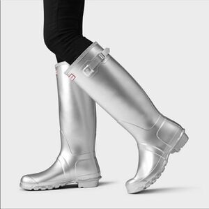 Hunter Metallic Silver Tall Rain Boots Size 5